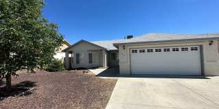 Centrally located 4 bedroom 2 bathroom house for rent in Farmington, NM Gallery 1