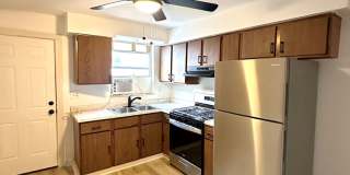 Updated 2 Bed, 1 Bath Home - Convenient Location, Walkable Neighborhood - Available 3/15! Gallery 5
