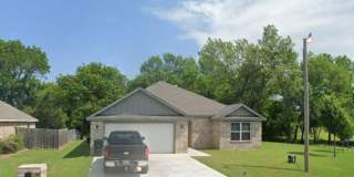 Quaint 3/2 Tucked in Quite Community Gallery 1