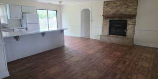 4 Bedroom house with bonus room and large yard. Gallery 6