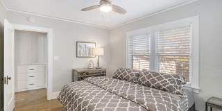 Beautifully Fully-Furnished Duplex in Old Town Gallery 16