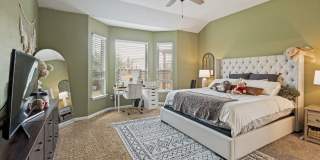 BEAUTIFUL 4-BEDROOM HOME IN NORTHEAST CROSSING Gallery 19