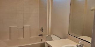 $1550 - 3/2/1 - Great Location Duplex B Section Gallery 8