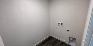 3br 2Ba 2-Story Home with fenced yard and garage Near Golf Course, Rotary Park Gallery 22