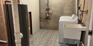 Spacious Townhome Close To EVERYTHING Gallery 16