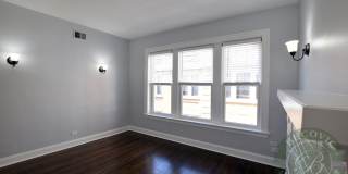 1104 W Glenlake Ave Gallery 5