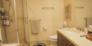 Cozy and spacious 3br condo in Presidio Heights Gallery 9