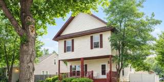 3 Bed House w/ Garage, Laundry, & Fenced Yard! Gallery 1