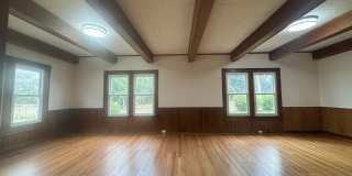 Your perfect 4-bed / 2-beth home in Elizabethton awaits! $2400 Gallery 9