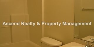 MOVE IN SPECIAL** Sexton Crest Townhome Open Floor Plan 2 Car Tandem Attached Garage Available NOW Gallery 16