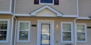 2 Level Townhouse Gallery 1