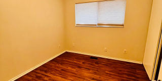 Fantastic location! Gallery 12