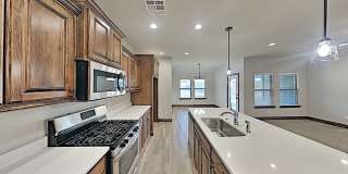 Luxury 4 Bedroom 2 Bathroom Home in Putnam City Schools Gallery 8