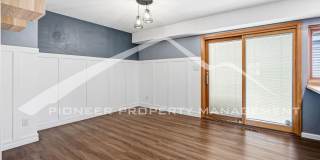 Spacious Townhouse with Washer/Dryer and Central AC Gallery 5