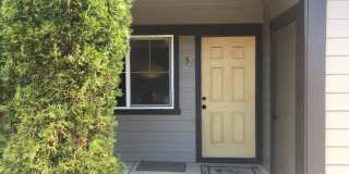 NW 3x2 townhome with primary bedroom on the main level Gallery 1
