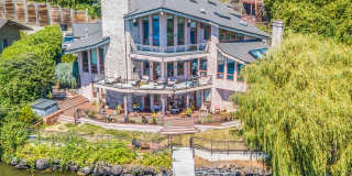 Spectacular Mercer Island Waterfront Home Gallery 1