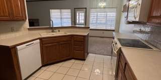 3br 2.5ba on Surrey Hills Golf Course!! Gallery 8