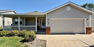 Newly Remodeled - Modern 3 Bedroom Duplex with Finished Basement and an Office! Gallery 1