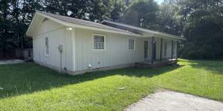 817 Robin Hood Trail Gallery 1