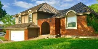 Walk to shopping and restaurants and high school Gallery 1