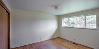 West Olympia 2bd 1 bath Cottage Rambler with Garden Space Gallery 17