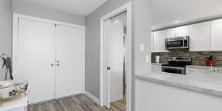 910 N Pacific St Gallery 12