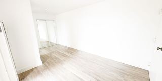 2637 S Manhattan Pl Gallery 3