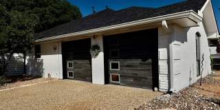 Beautifully updated home IN THE BLUFFS! Gallery 38
