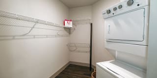 Met on 7th Gallery 38