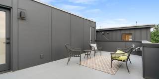Like new 2 bedroom townhome in Georgetown Gallery 12