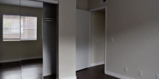 1010 Raleigh Apartments Gallery 15