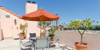 1228-1230 Wellesley Gallery 31