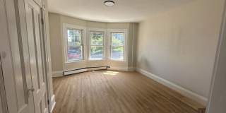Spacious 2 Bed/ 1 Bath Apartment in East Greenwich Gallery 1