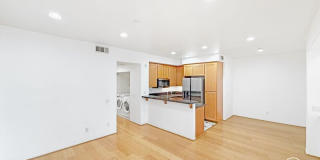5081 Plaza Promenade Gallery 1