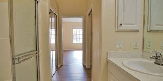Annual Unfurnished 3rd Floor Condo in L Pavia with Community Pool! Gallery 21