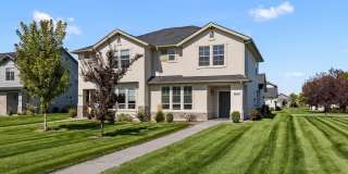 Beautiful 3-Bedroom, 3-Bath Townhome with 2-Car Garage Gallery 1