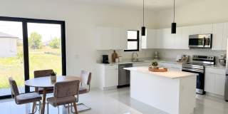 4206 Northwest 32nd Lanemiamiassistant@realtymiamigroup.com Gallery 1
