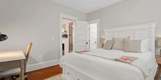 Beautifully Furnished 2 Bedroom Apartment Gallery 19