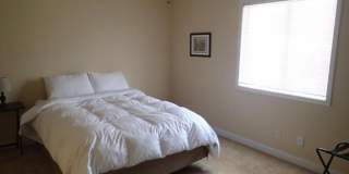4 bd, 3.5 ba Foxfire condo, just south of MU campus, w/d, 1 car garage, near Green Meadows and Providence Gallery 8
