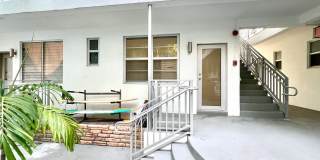 Beautiful studio apartment in the heart of South of Fifth, completely remodeled & steps from the beach! Gallery 4