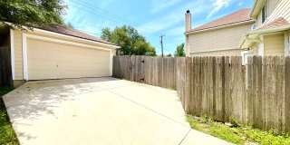 **APPLICATION RECEIVED** MOVE IN SPECIAL Charming Two-Story Home in Stone Oak With Fenced Backyard! Gallery 27