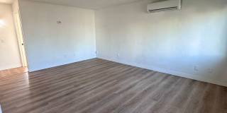 555-557 8th St. Gallery 17