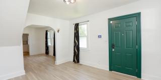 Cape Cod with huge yard-Move in Now Cape Cod with huge yard-Move in Now Gallery 3
