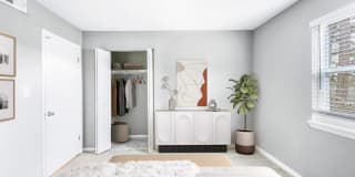 Elliot Roswell Gallery 22