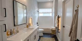 Room in 2 Bedroom Home at Riverside Farms Rd Gallery 16