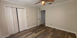2bd 1.5ba Townhouse w/ Bonus Rm & Deck Gallery 16