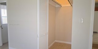 1723 Thomas St Gallery 19