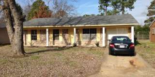 220 Dryad Lane Gallery 1