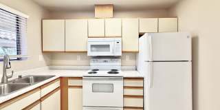 AVAILABLE NOW!! LOVELY 1 Bedroom 1 Bathroom 55+ Apartment in Palm Desert! Gallery 7