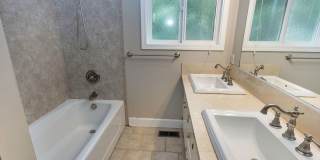 Beautiful 4 Bedroom Home Gallery 21